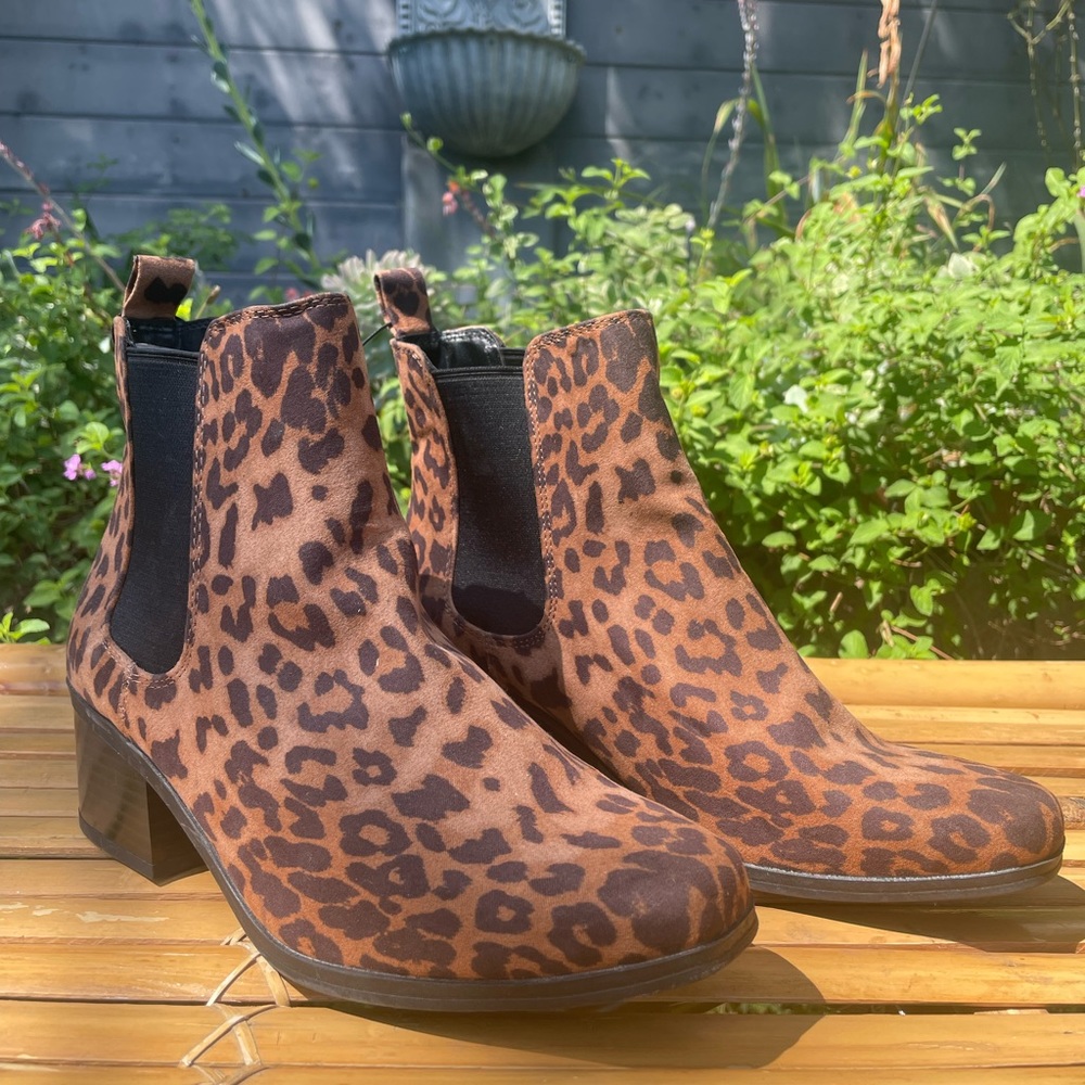 Leopard/Cheetah Print Boots!